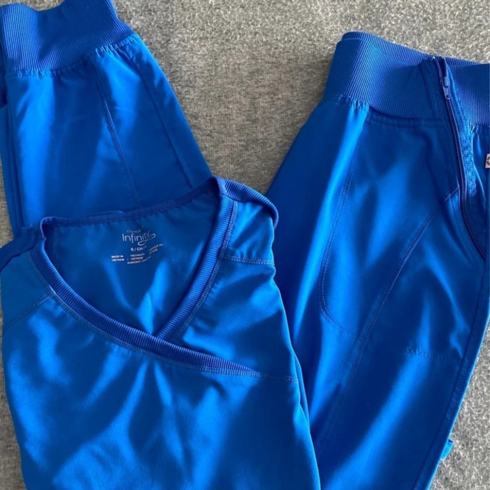 Cherokee Infinity scrubs